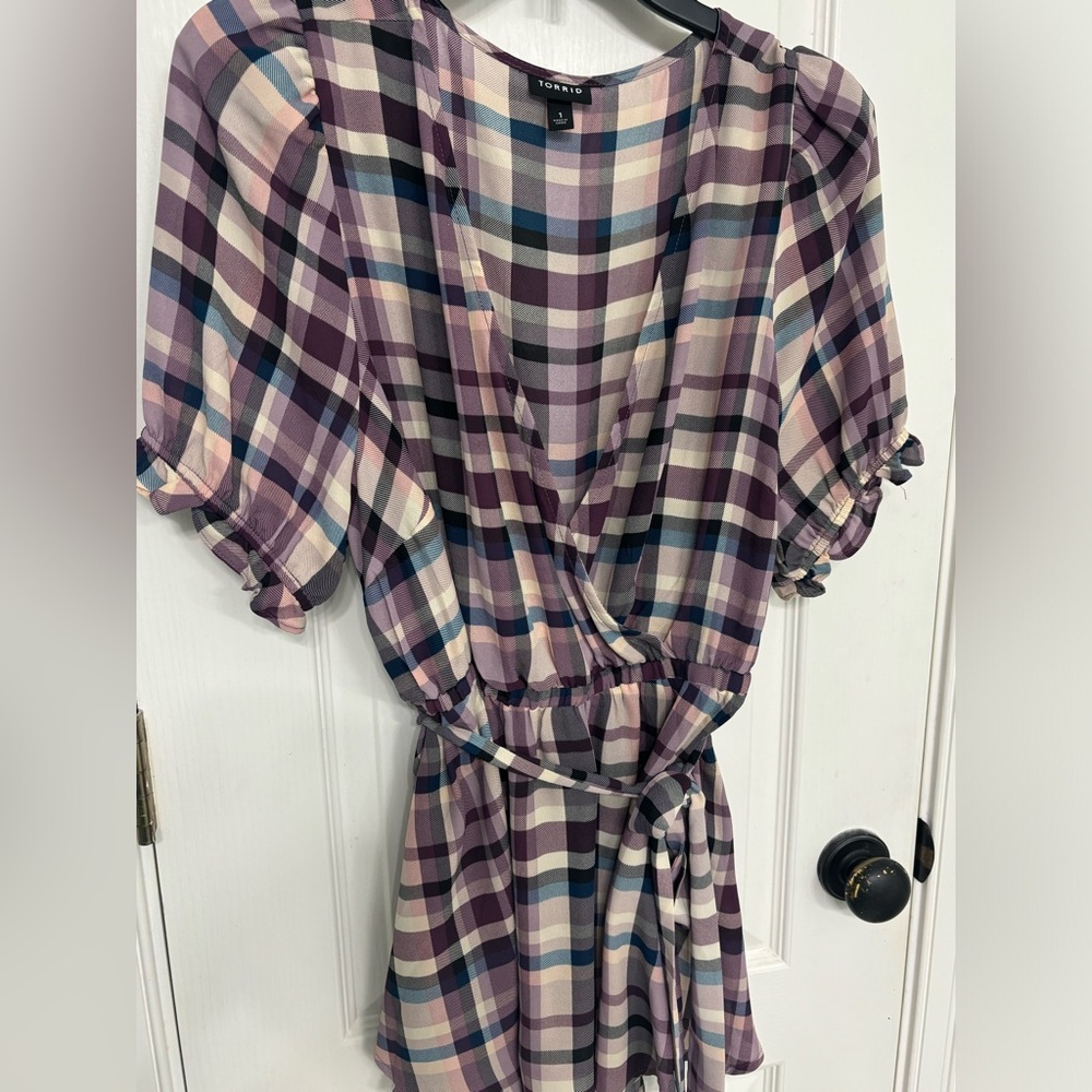 Torrid Wear to Work Blouse Size 1